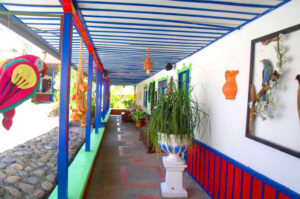 finca-casalinda-(11) - Finca Hotel Casa Linda amplios corredores finca hotel casa linda