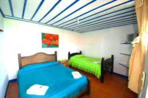 finca-casalinda-(13) - Finca Hotel Casa Linda habitacion dos camas finca hotel casa linda